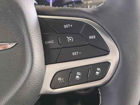 New 2026 Chrysler Pacifica Limited image 29