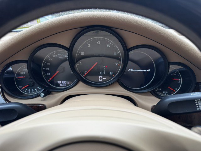 Used 2013 Porsche Panamera 4 w/ Bose Audio Pkg AWD/4WD image 18