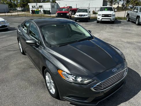 Used 2018 Ford Fusion SE w/ Fusion SE Technology Package image 1