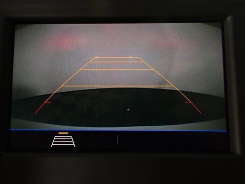 Used 2021 Chevrolet Equinox LS image 22