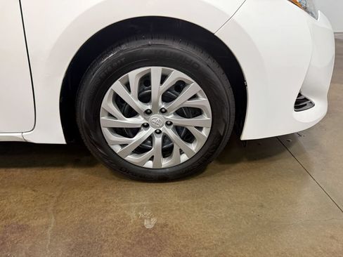 Used 2017 Toyota Corolla L FWD image 88