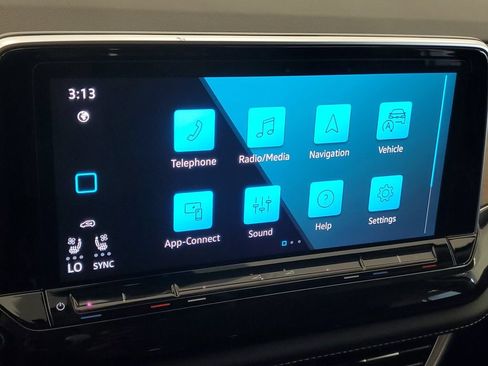 Used 2025 Volkswagen Atlas SE AWD/4WD image 18