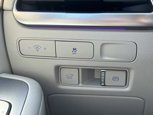 Used 2024 Hyundai Palisade Limited image 16