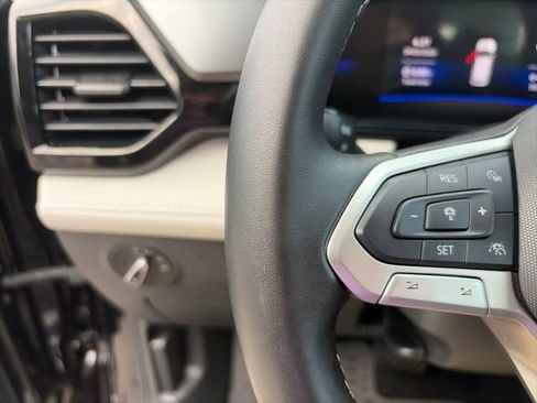 Certified 2025 Volkswagen Taos S AWD/4WD image 22