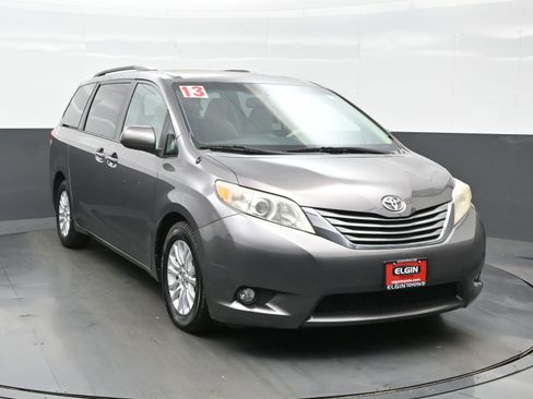 Used 2013 Toyota Sienna XLE image 8