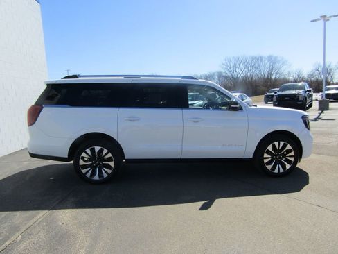 Used 2025 Ford Expedition Max Platinum w/ Driver's Package image 13