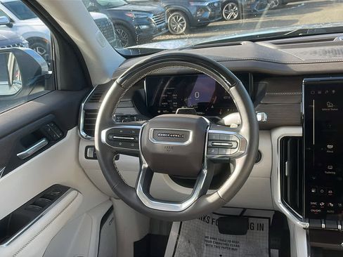 Used 2025 GMC Acadia Denali w/ Super Cruise Package image 19