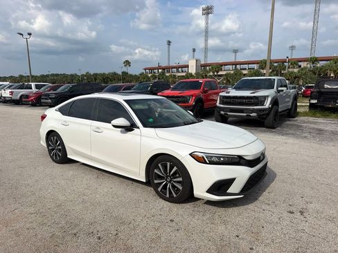 Used 2024 Honda Civic EX image 1