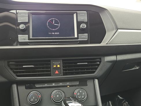 Certified 2024 Volkswagen Jetta S image 19