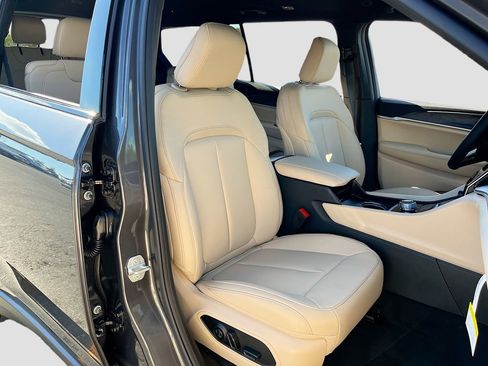 New 2025 Jeep Grand Cherokee L Limited w/ Black Appearance Package image 29