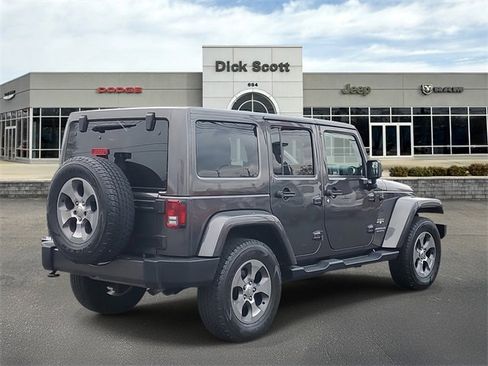 Used 2017 Jeep Wrangler Unlimited Sahara w/ Connectivity Group image 5