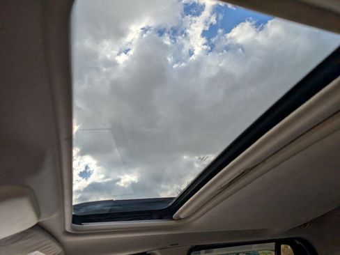 Used 2010 Ford Explorer Sport Trac XLT image 15