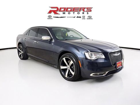 Used 2018 Chrysler 300 Limited image 29