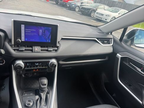 Used 2023 Toyota RAV4 XLE AWD/4WD image 31