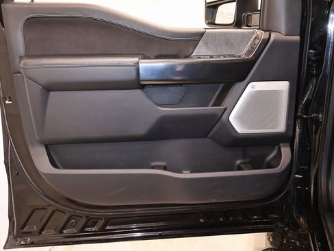 Certified 2025 Ford F350 Platinum w/ FX4 Off-Road Package image 13