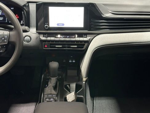 Used 2025 Toyota Camry LE w/ Convenience Package image 11