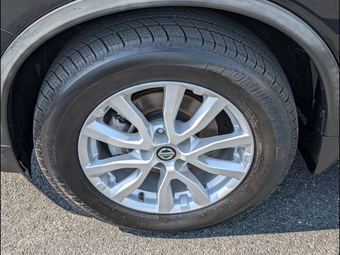 Used 2019 Nissan Rogue SV FWD image 24