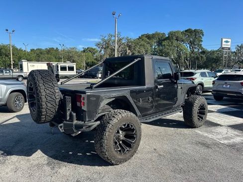 Used 2016 Jeep Wrangler Unlimited Sahara AWD/4WD image 5