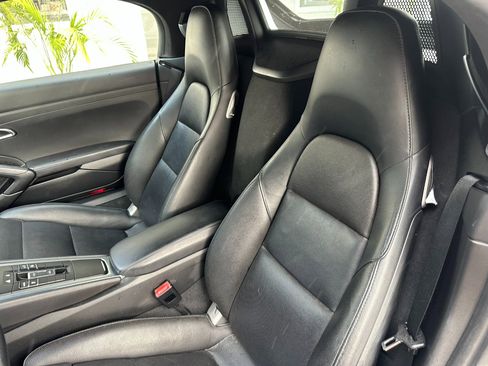 Used 2017 Porsche 718 Boxster S image 21