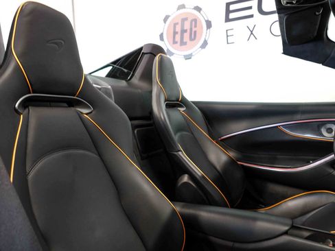 Used 2025 McLaren Artura Spider RWD image 34