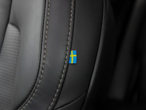 Used 2023 Volvo XC90 B6 Ultimate w/ Lounge Package image 27