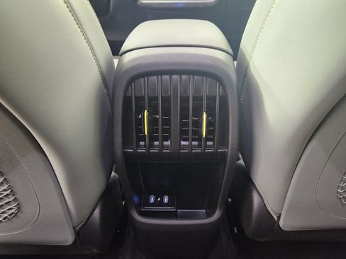 Certified 2024 Hyundai Kona Limited FWD image 17
