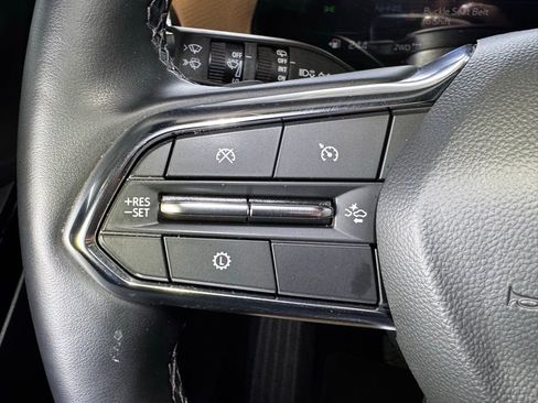 Used 2025 Chevrolet Equinox ACTIV w/ Safety and Technology Package AWD/4WD image 25