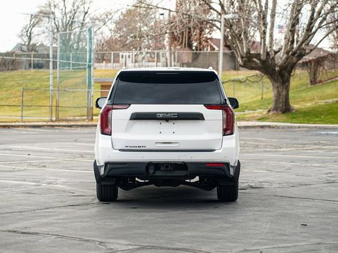 Used 2021 GMC Yukon SLT w/ Rear Media and Nav Package image 6