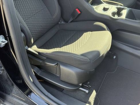 Used 2021 GMC Terrain SLE w/ Driver Convenience Package FWD image 17