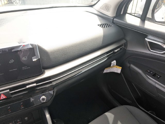 New 2026 Kia Sportage LX w/ LX Convenience Package FWD image 17