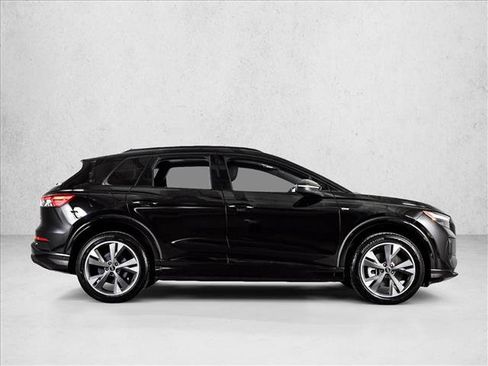 Used 2023 Audi Q4 e-tron Premium Plus w/ Premium Plus AWD/4WD image 4