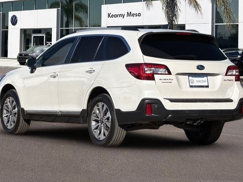 Used 2018 Subaru Outback 2.5i Touring image 6