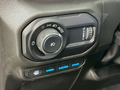 Used 2023 Jeep Wrangler Unlimited Rubicon 4xe w/ Cold Weather Group AWD/4WD image 17