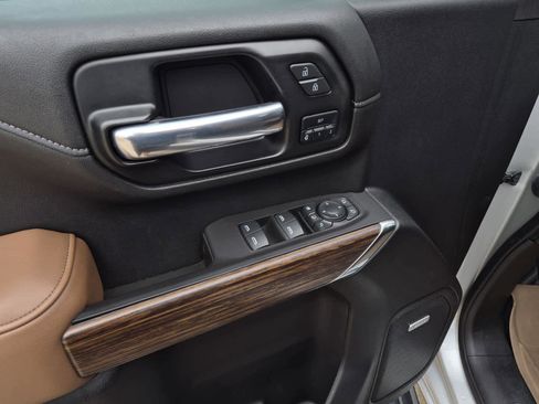 Used 2021 Chevrolet Silverado 2500 High Country w/ Z71 Off-Road Package image 12