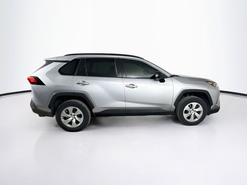 Used 2021 Toyota RAV4 LE FWD image 2