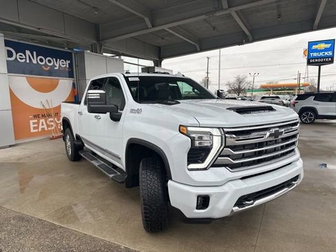 New 2026 Chevrolet Silverado 2500 High Country w/ High Country Premium Package AWD/4WD image 3