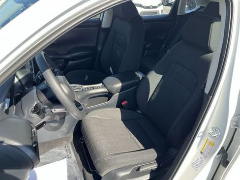 Used 2025 Honda HR-V LX image 15