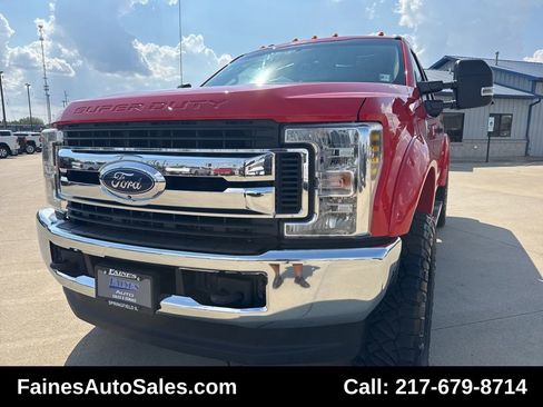 Used 2019 Ford F250 XL w/ STX Appearance Package image 2