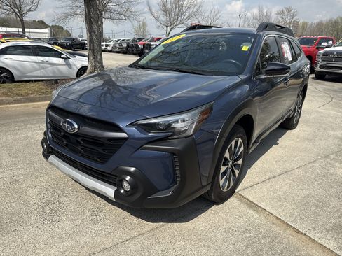 Used 2023 Subaru Outback Limited image 3