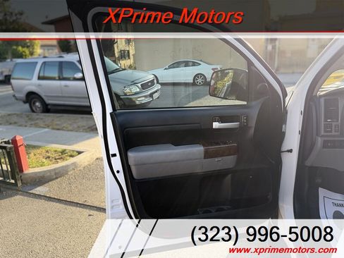 Used 2012 Toyota Tundra Limited w/ Platinum Pkg AWD/4WD image 12