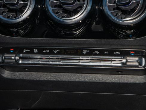 Used 2022 Mercedes-Benz GLA 250 w/ Premium Package Lite image 22