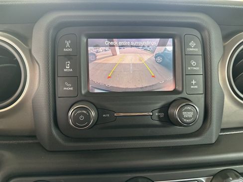 Used 2021 Jeep Wrangler Unlimited Sport image 23