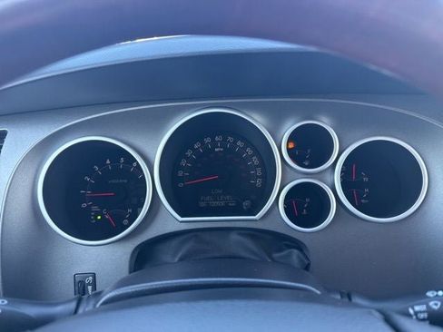 Used 2017 Toyota Sequoia Platinum AWD/4WD image 25