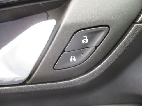 Used 2024 GMC Terrain SLE w/ Driver Convenience Package AWD/4WD image 33