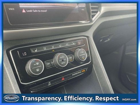 Used 2022 Volkswagen Atlas Cross Sport SE image 29