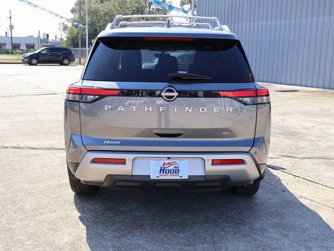 Used 2023 Nissan Pathfinder SL image 19