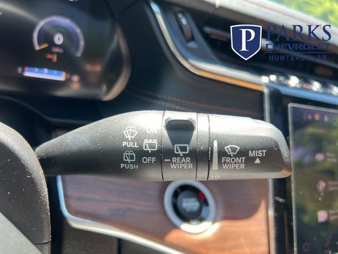 Used 2023 Jeep Grand Cherokee L Summit w/ Advanced Protech Group IV AWD/4WD image 28