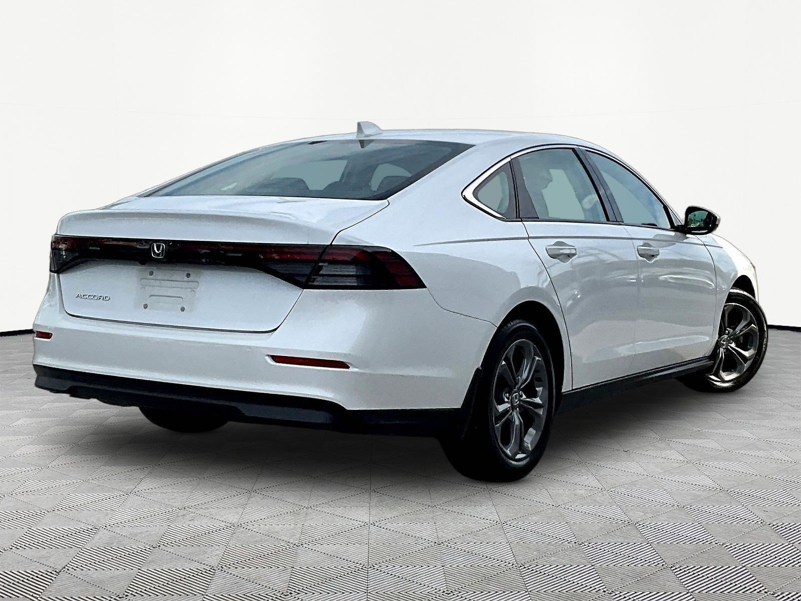 Used 2024 Honda Accord EX image 6