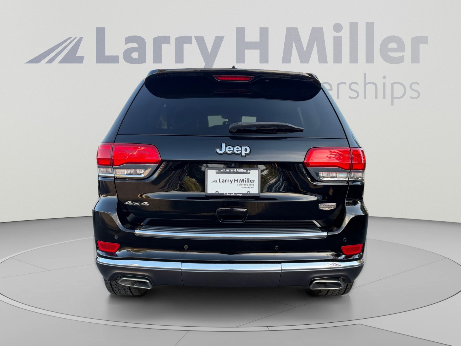 Used 2019 Jeep Grand Cherokee Summit AWD/4WD image 4
