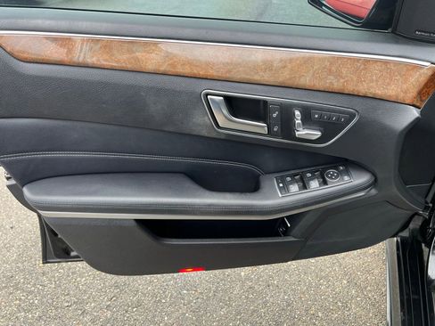 Used 2014 Mercedes-Benz E 350 Sedan image 17